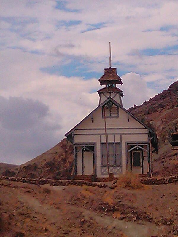 Gadv_Romito's tweet photo. Long ways away from this desert ghost town schoolhouse now. http://t.co/QLrpnKKc7n