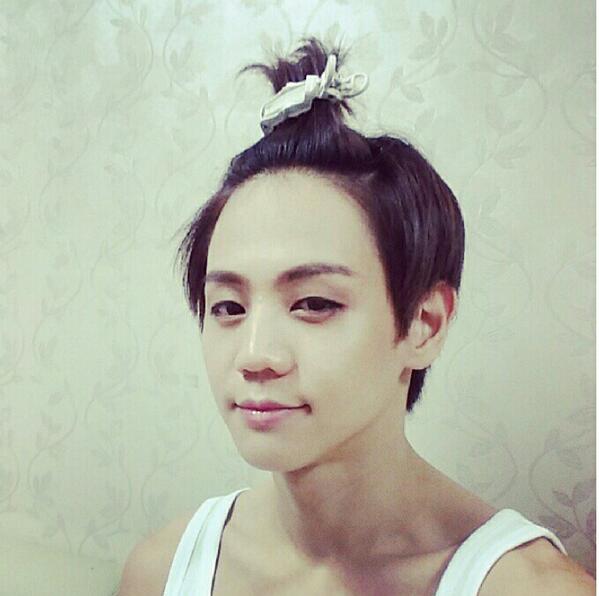 ChoYang_'s tweet photo. @RT_hongbo_bot 요섭오빠도 비는데 4m0606 http://t.co/5CjuNJjxyW