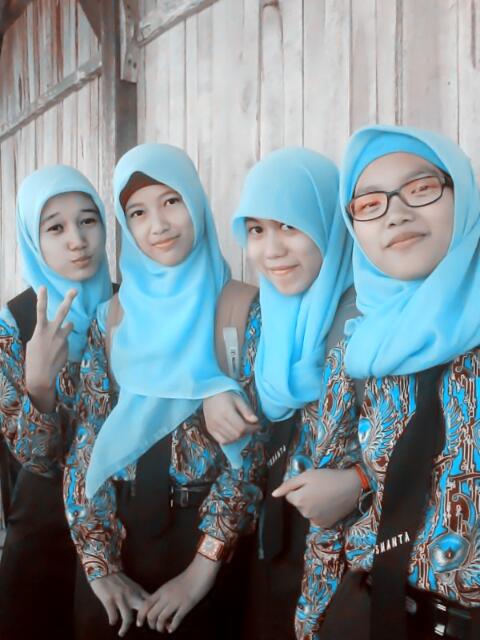 carolinebatista's tweet photo. @d_dhinie 
@maulida_rima 
@liasusilawati9 http://t.co/h5xwUeRMDf