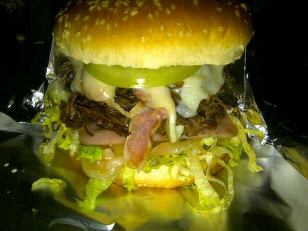 Hamburguesa barandales hasta las 4 am