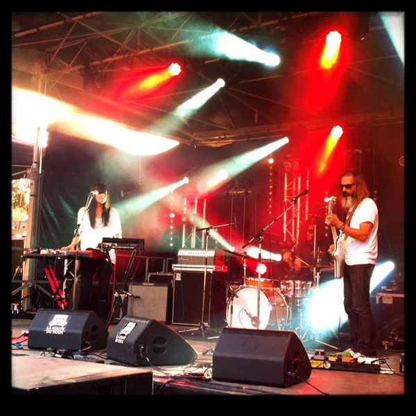 RockTimes's tweet photo. @moonduo, scène des Remparts #RDR2013 http://t.co/588uVKN8u7