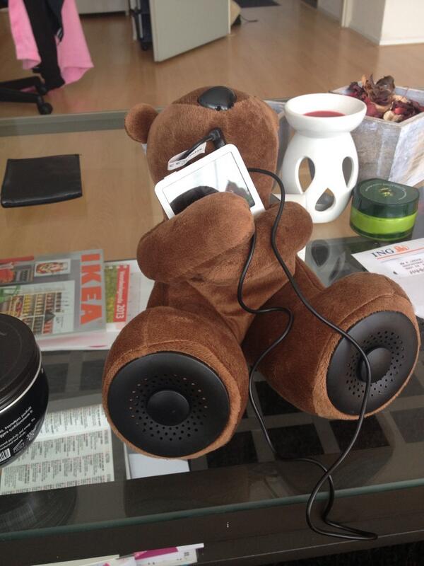 mntjee's tweet image. Mn mooie teddy boxen voor italie :-)