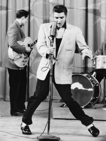 DeezerFR's tweet photo. Elvis Presley 8/01/35 - 16/08/77 "The King" of Rock'n'Roll http://t.co/XfqkPcNKvJ http://t.co/KvPpJBG7P3