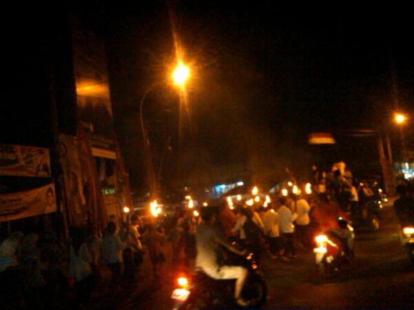 RT <a href="/bocah_jakarte/">bocahjakarte</a>: Ada pawai obor menyambut HUT RI 68 di Muncul @/TANGSELku