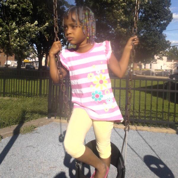 Nonnelffuts's tweet photo. This is my daughter she wants 2 b a model &amp; singer 1 day. Any advice twetter fams. http://t.co/OPisoYdNZz