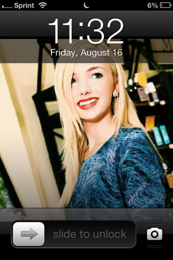 PrinceMephist31's tweet photo. My lock screen wait that was personal http://t.co/zmQdKGgZ8b
