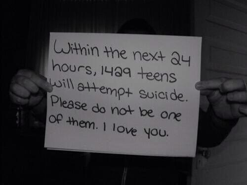 DepresifQuoteFR's tweet image. "Dans les 24 prochaines heures, 1429 adolescents vont se suicider. S'il te plaît ne sois pas l'un d'eux."