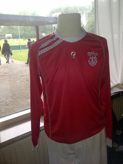rksv_rhode's tweet photo. Het nieuwe wedstrijdshirtje! http://t.co/XU6wIfwlnU