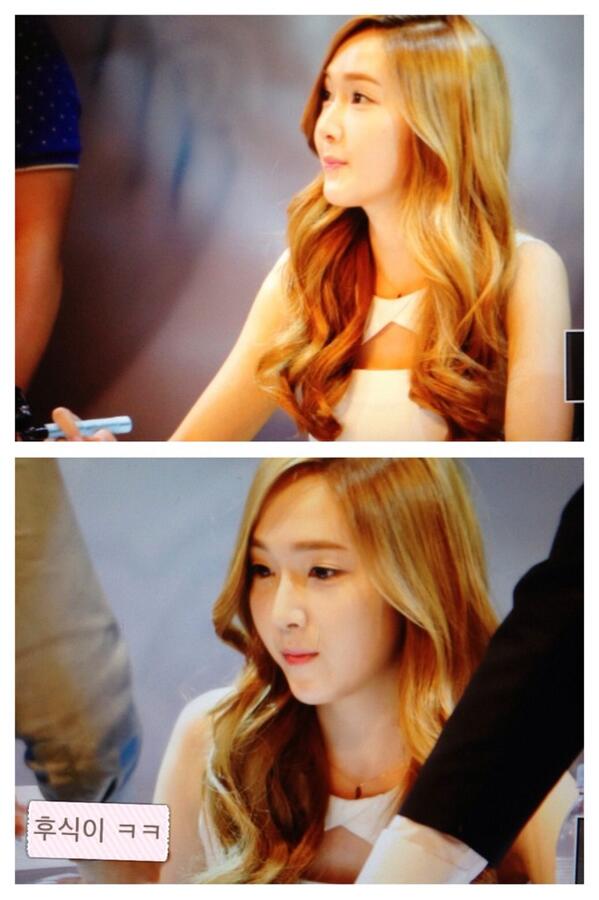 [PIC][31-08-2013]Jessica xuất hiện tại buổi fansign cho "StoneHenge" vào chiều nay BS-jijsCYAEOgPY