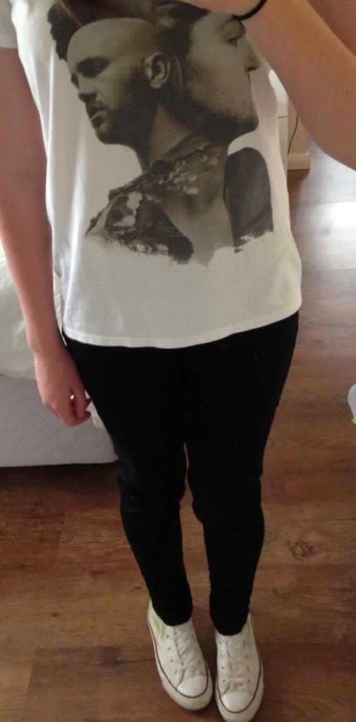 Lara_Jones98's tweet image. Ootd, to show respect🙏👌 #OurThoughtsAreWithTheScript