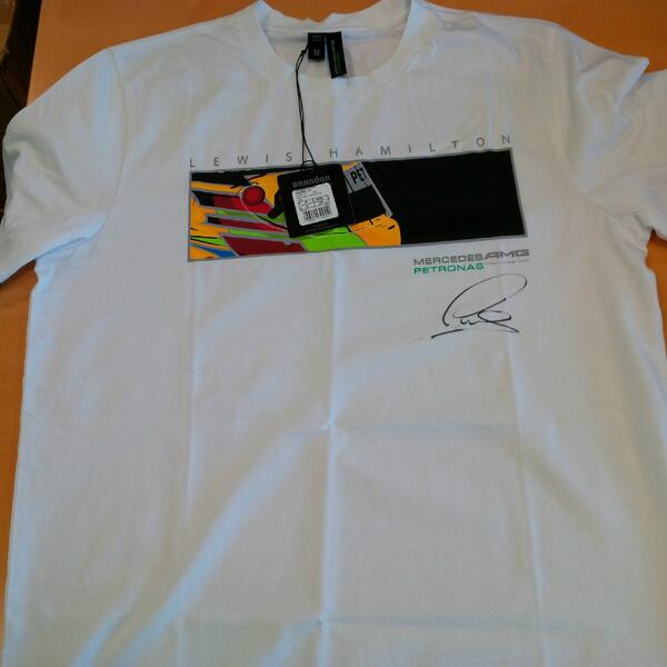 MercedesAMGF1's tweet photo. Time for a little competition! RT to win this signed @LewisHamilton t-shirt! Winner’ll be picked randomly from RTs http://t.co/m2dGYk7Xli
