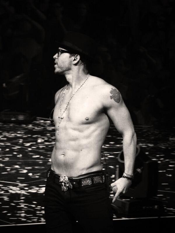DonnieWahlberg's tweet photo. I got the strongest, lovingest, loyalist army in the world behind me. Why would I ever stop now? #BHLove4Life! http://t.co/Lag1rFWmYi