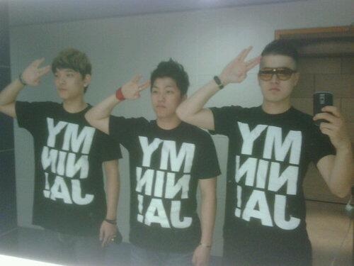 OneWay_BN's tweet photo. NINJA ONEWAY! @onewaychance @onewaypeter @onewayyoungsky http://t.co/qRqMQQ8KiJ