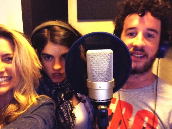 JMarcove's tweet photo. "@ValenFrione: Grabando el comercial de radio mini serie Movistar con @JMarcove y #malesanchez http://t.co/WM6KLKVFts" Para la mesita de luz