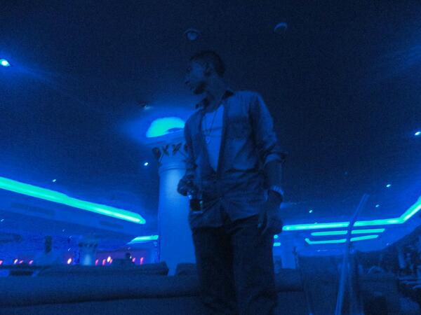 ouafips2's tweet photo. une tré bonne soirée avec les pote a #bitch_club #agdir http://t.co/g7ez2EJEDO