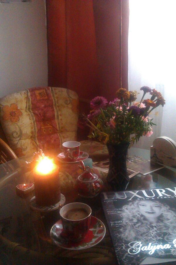 elseavers's tweet photo. A sweet coffee with cream and cinnamon. http://t.co/3mJYP3LfCr
