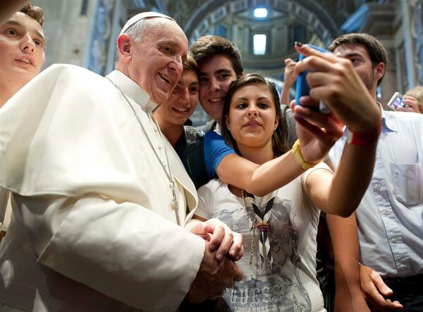 BuzzFeed's tweet photo. Pope Francis posing for a selfie at the Vatican http://t.co/bUjn6LsZbH http://t.co/1lzUEG7zMn