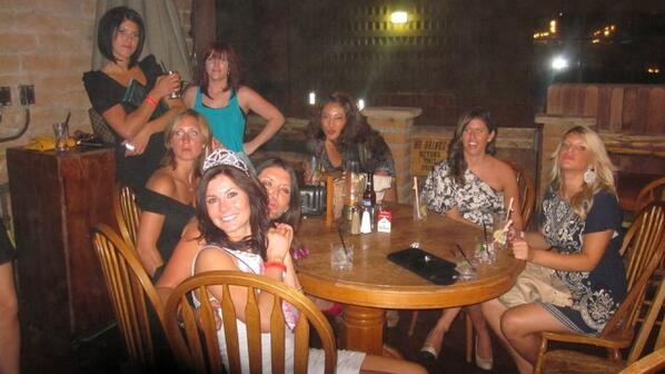 BASHeloretteD's tweet photo. #bacheloretteparty @SaddleRanch4 @Bashelorette_  #funtimes #girlsnightout http://t.co/V6gZFCP2Fd