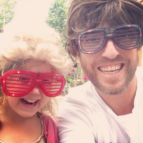 Talking about #coolsunglasses <a href="/FNSatellites/">FNSatellites</a>