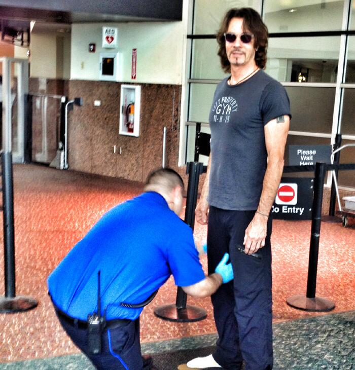 gebaar hongersnood van mening zijn Rick Springfield on Twitter: "After 10+ yrs of TSA patdowns (I don't like X-ray machines) my penis has been touched by more men than women :( http://t.co/4vhXgxQbsB" / Twitter gebaar hongersnood van mening zijn Rick Springfield on Twitter: "After 10+ yrs of TSA patdowns (I don't like X-ray machines) my penis has been touched by more men than women :( http://t.co/4vhXgxQbsB" / Twitter