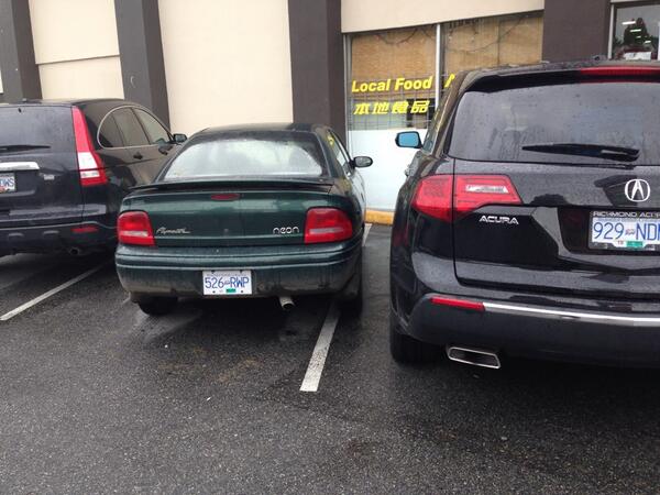 BDofVancouver's tweet photo. Watched as the driver of the SUV crawl in through the passenger side, pissed off and cursing. #RichmondDrivers http://t.co/kJ7sQUvyL0