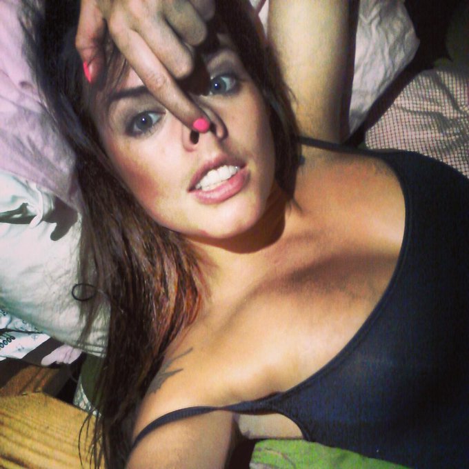 Goodnight ;) http://t.co/qDTIM0d9bq<a href="/tag/pregnant"class="tags"><span>#pregnant</span></a><a href="/tag/babybump"class="tags"><span>#babybump</span></a><a href="/tag/zwanger"class="tags"><span>#zwanger</span></a>