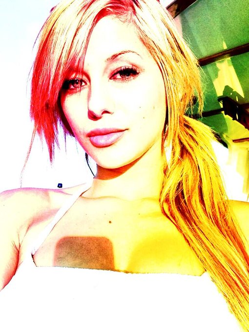 Feeling a little artsy today ? #colorful http://t.co/3RKrRncFEG