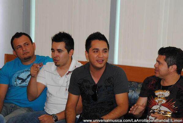 ABLTij's tweet photo. @elprimo_abl @LasPrimas_ABL @LasPrimas_Gto @Primas_Merida nadie le hacia caso al primo http://t.co/cvc2sanbH6