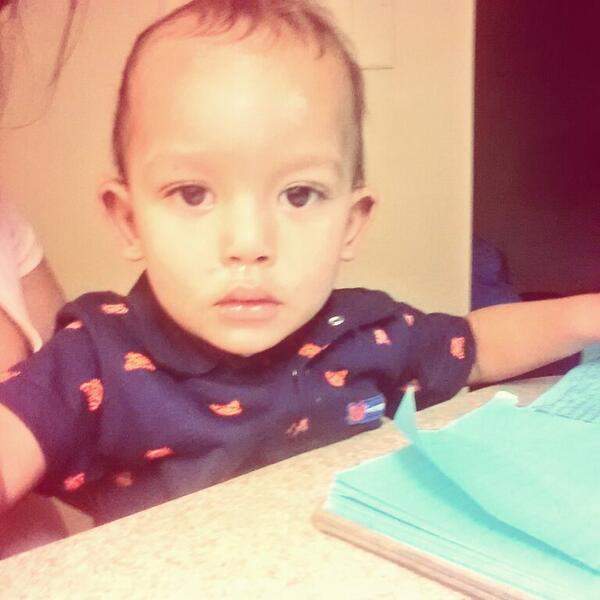 Xultanax's tweet image. My son, in case you&apos;re wondering, has some class A #modelingskills #serious #babyfierce #babypotterybarn #aeroPS