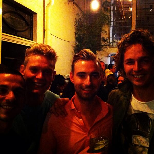 folkertbotma's tweet photo. Openings party mr. Chow @GerardBeerling @ferrydoedens @nunofitPT  #gintonickomkommer http://t.co/RgqvlW89AN