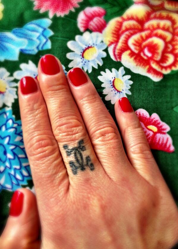 tiffriemer's tweet photo. A cheeky little mani care of @missfoxmelb before flying out to Paris. Tre happy!! http://t.co/XhLawwQ6DC