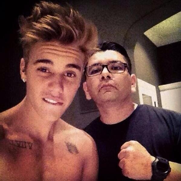 Retiredstin On Twitter Reasonssmiie Justin Bieber S Lip Bite