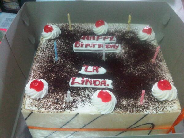 Chink_Chink's tweet photo. Sama2 bebiihh :*RT @LindHere: Xie2 hento my prettiest girl'friend @Chink_Chink for the b'day cake (っ˘з(•˘⌣˘•) мωaн ! http://t.co/xOyi0iobFQ