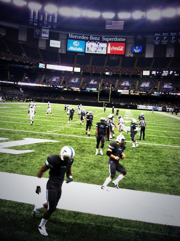 BryceHack's tweet image. My boi  Sergio Medina doing his thing on the field #tulanefootball #46