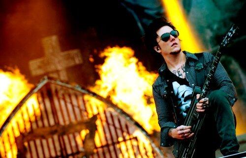 angelusatani's tweet photo. Oh damn touch me like you touch your guitar
#syn #av7x #hot #omg http://t.co/Ah1nd16ulv