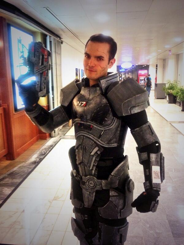 basphotodesign's tweet image. &quot;@pneumaz: #CommanderShepherd @NYCAssassin1 loves #DragonCon, how about you? #MassEffect http://t.co/l0qyXwwnRg&quot;