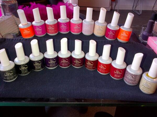 EstrellaHairBty's tweet photo. Only a few spaces for todays fantastic shellac deal £10 fingers or toes..... So many colours! http://t.co/VvOiF9lUi2