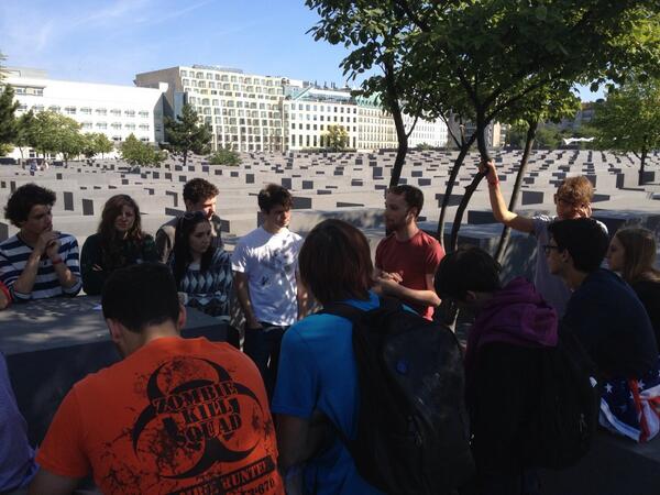 robinmoss86's tweet image. Dan Eisenberg, a British Jew working in Berlin, gives some context about the history of the memorial #KayitzNetzer