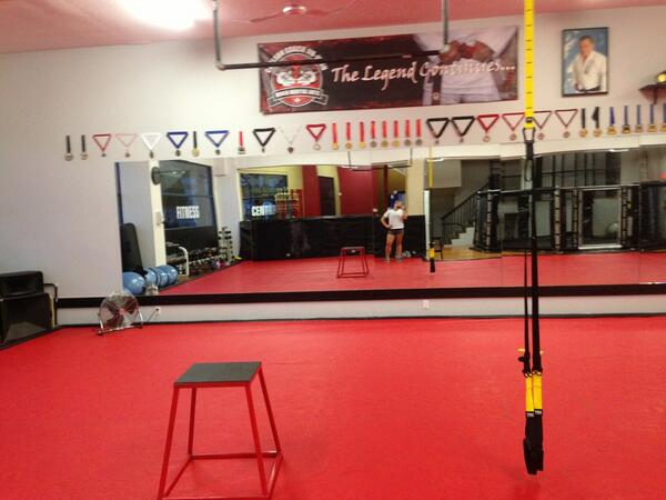alyson_orr's tweet photo. pull up bar, box, trx, barbell and a mat. #allagirlneeds #strong #fitness http://t.co/XzFx4BlOel