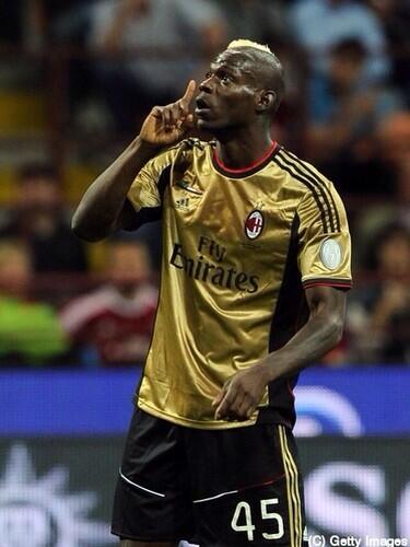 バロテッリいかつい。