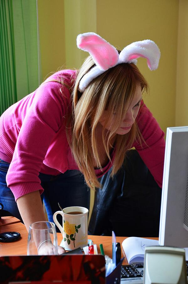 partmaster's tweet image. Фото дня. Пришла наша бухгалтер и заставила слушать АК47... Пришлось просвящаться