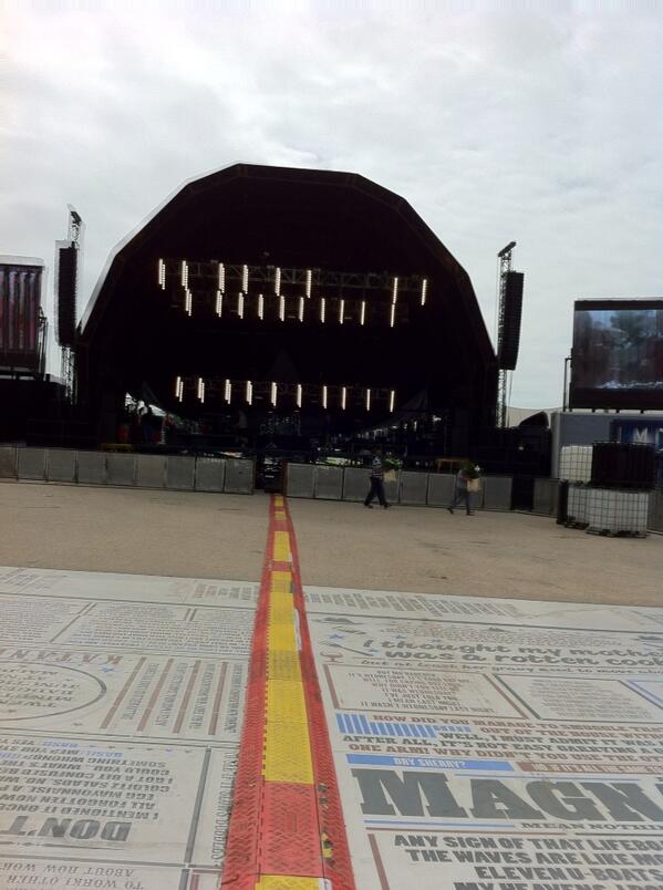 BBCLancashire's tweet photo. Making ready for #switchon13 @visitblackpool ! Listen live @gillylancs from 1 pm http://t.co/41vbWVBrXP