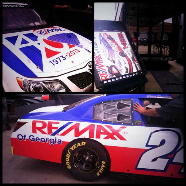 KenButler3's tweet image. The #REMAX wrap is looking great on the #24 @amsupdates! Come by the #SR2 hauler and snag a hero card! #Nascar #NNS