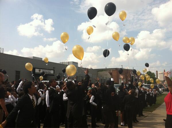 UCPPrincipal's tweet photo. UCP's Balloon Day!!!! http://t.co/XCSgE1Lxd8