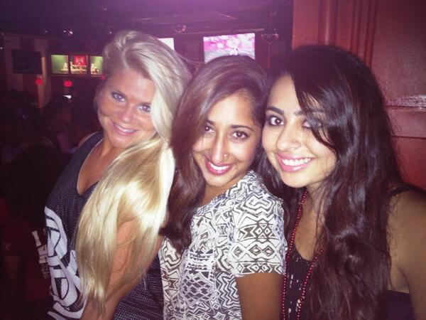 these pretty Indian girlz I met last night 😄