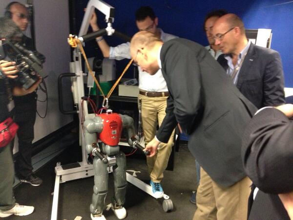 All'IIT Genova  oggi che Napolitano nomina senatori grandi scienziati italiana.So che su ricerca dobbiamo fare di più