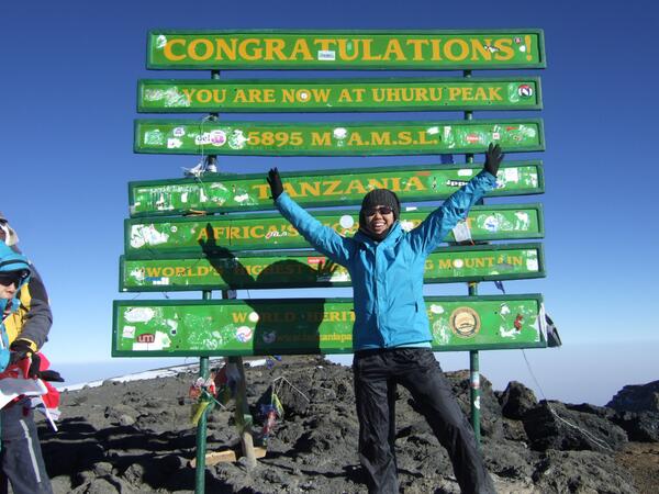 ivyjade's tweet photo. being at the roof of Africa - Mt Kilimanjaro http://t.co/e2OzgD9Wey