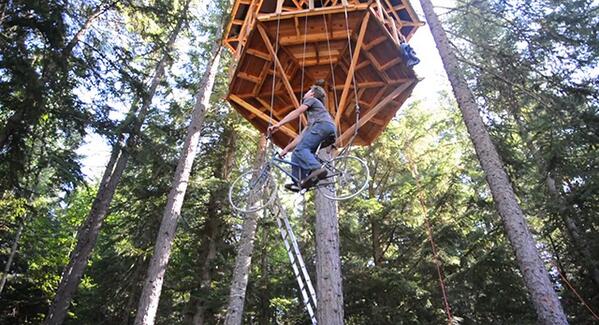 fab__12's tweet photo. How cool is this design? A bicycle-powered treehouse elevator! via @Colossal http://t.co/JgqZfIBKTo http://t.co/gI2DEyR0eS