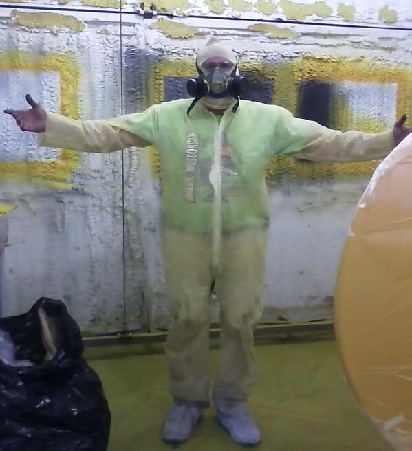 kristinisakson's tweet image. I came home to this... #papapaul #buildingairplanes #spraypaint