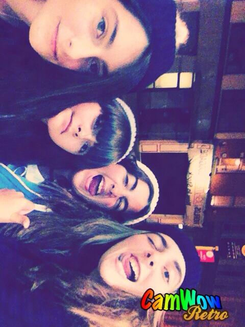 valeriiairisarr's tweet photo. Menuda nochecita , pérdidas por Dublín! (@SofiaConteras ) PAUAJAJAJA http://t.co/EGkTTTyW22